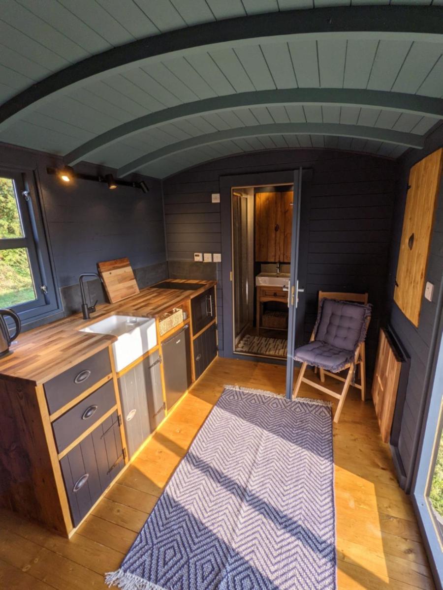 Отель Blue Sky Huts Chediston Экстерьер фото